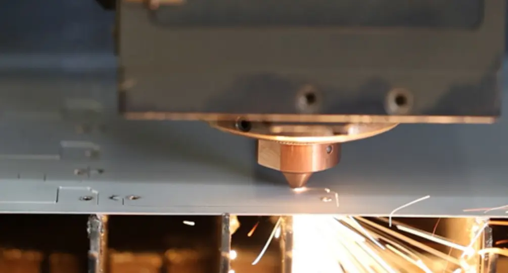 レーザー加工の様子